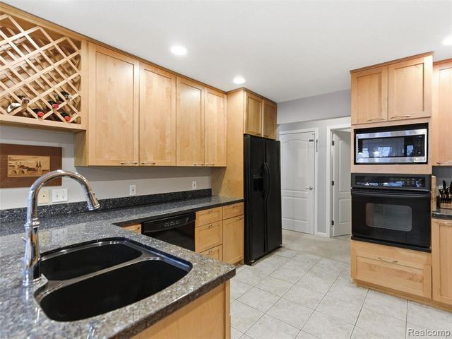 1393 Eden Gardens Drive, Fenton, MI 48430