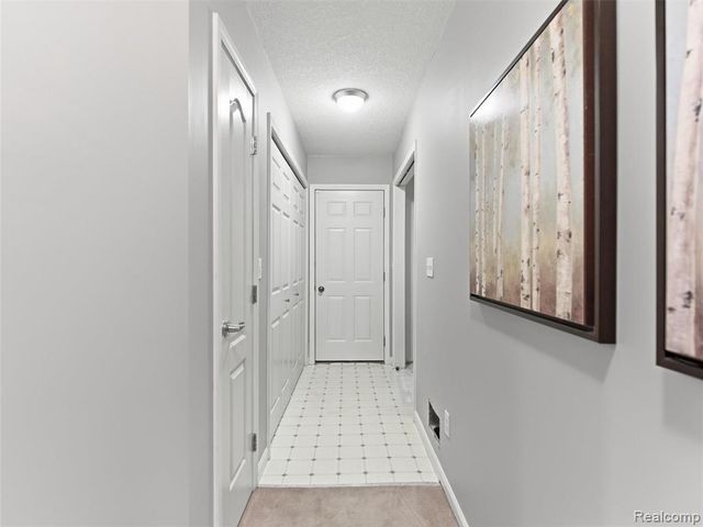 1393 Eden Gardens Drive, Fenton, MI 48430