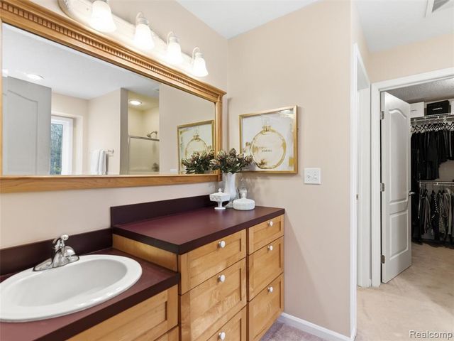 1393 Eden Gardens Drive, Fenton, MI 48430