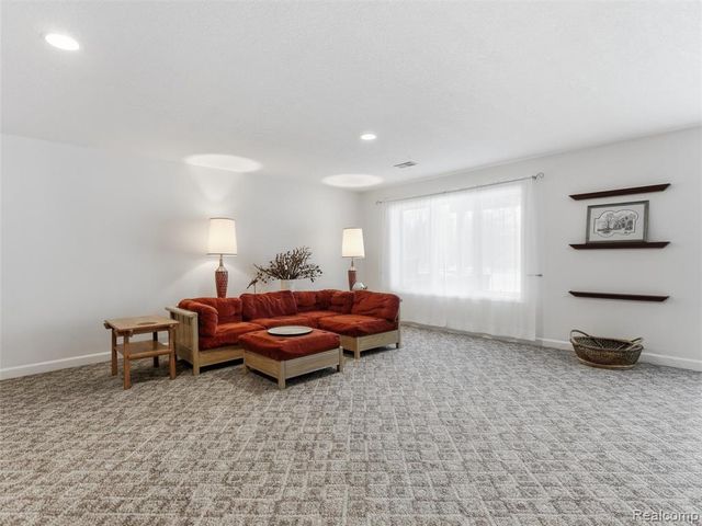 1393 Eden Gardens Drive, Fenton, MI 48430