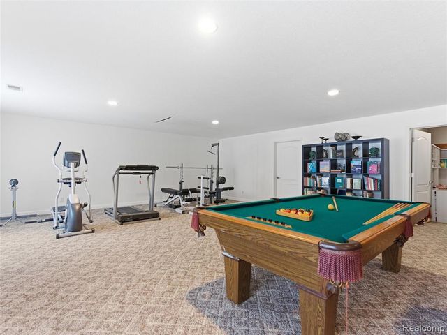 1393 Eden Gardens Drive, Fenton, MI 48430