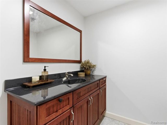 1393 Eden Gardens Drive, Fenton, MI 48430