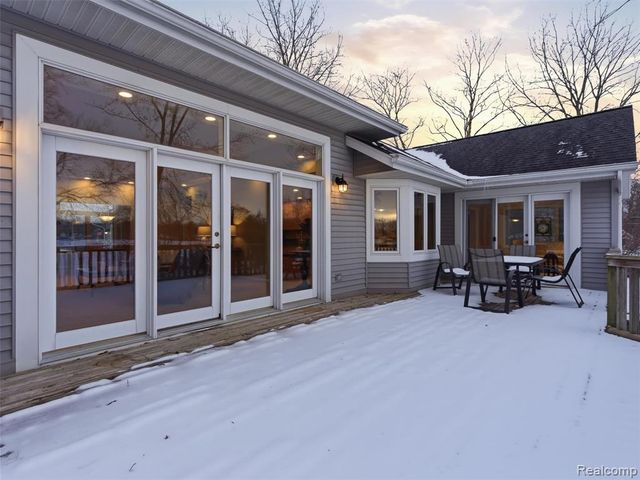 1393 Eden Gardens Drive, Fenton, MI 48430