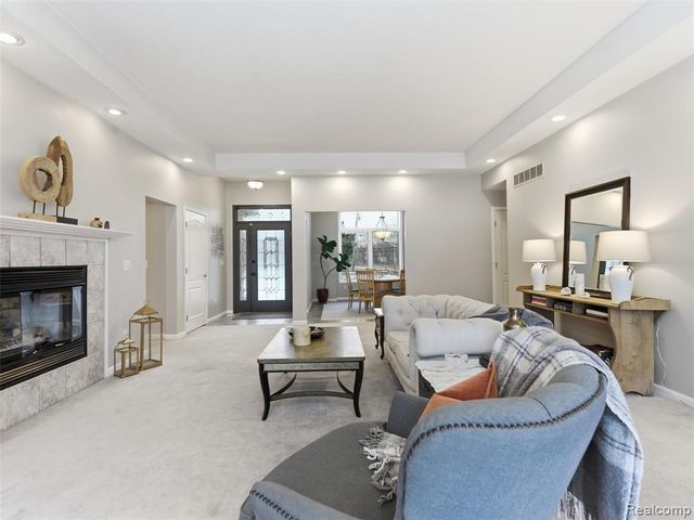 1393 Eden Gardens Drive, Fenton, MI 48430