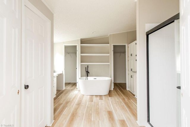 215 Fairfield Court, Thomasville, NC 27360