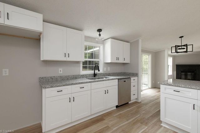 215 Fairfield Court, Thomasville, NC 27360