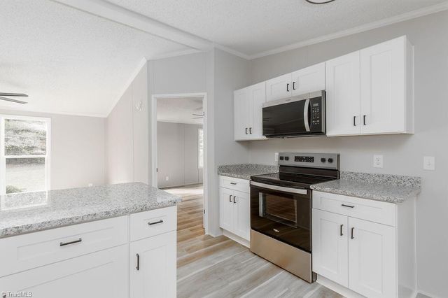 215 Fairfield Court, Thomasville, NC 27360