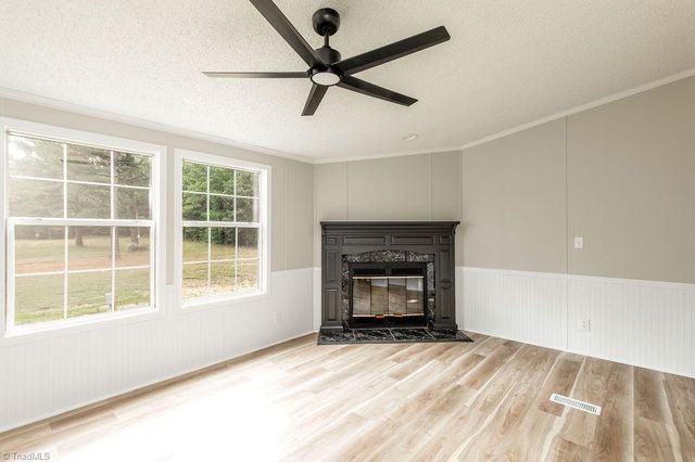 215 Fairfield Court, Thomasville, NC 27360