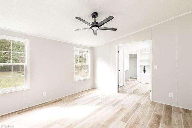 215 Fairfield Court, Thomasville, NC 27360