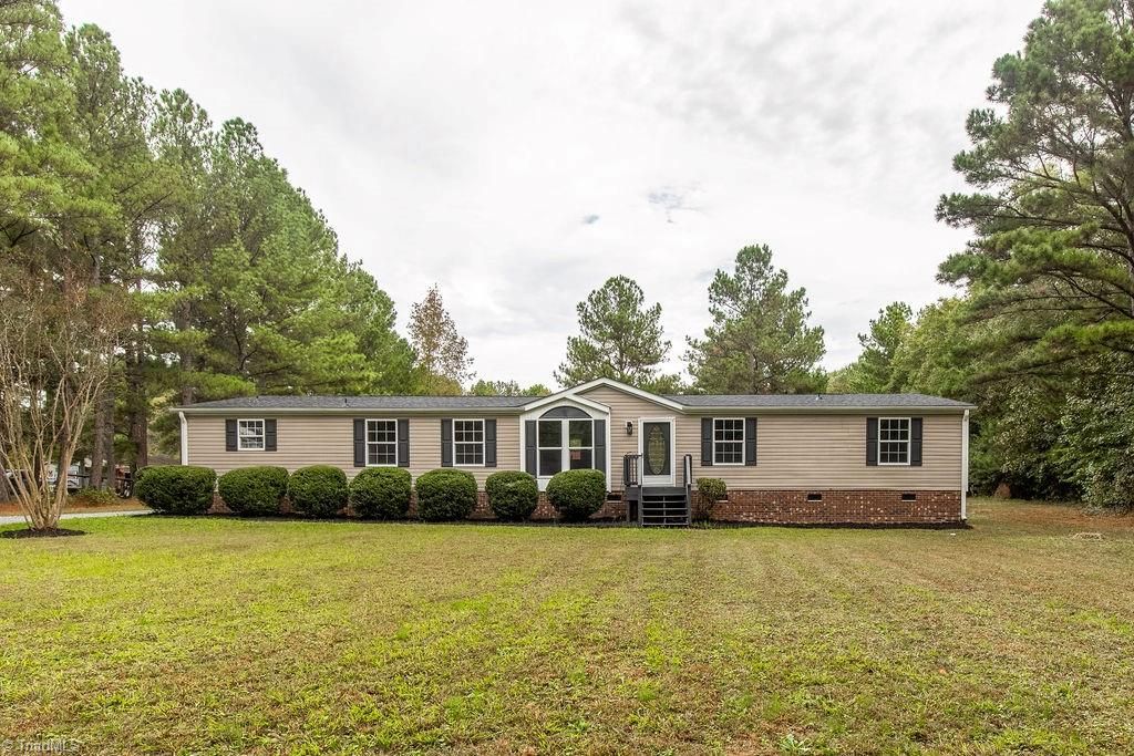 215 Fairfield Court, Thomasville, NC 27360