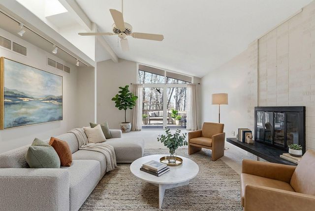 2213 HOMINY BRANCH CT, Columbia, MO 65201