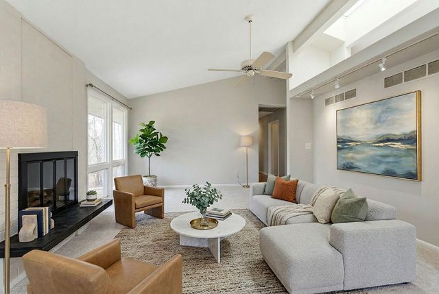 2213 HOMINY BRANCH CT, Columbia, MO 65201