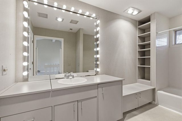 2213 HOMINY BRANCH CT, Columbia, MO 65201