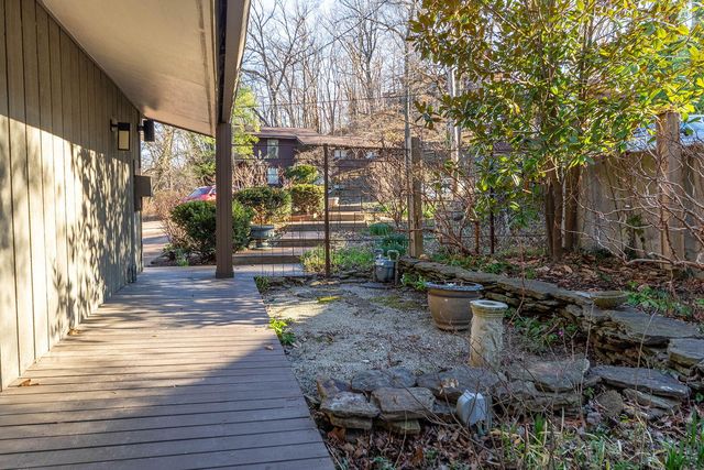 2213 HOMINY BRANCH CT, Columbia, MO 65201