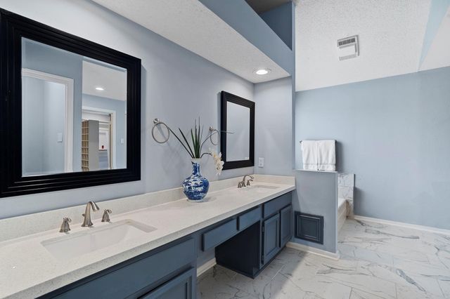 2019 Braesmeadow Lane, Sugar Land, TX 77479