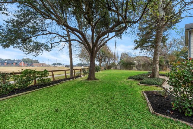 2019 Braesmeadow Lane, Sugar Land, TX 77479