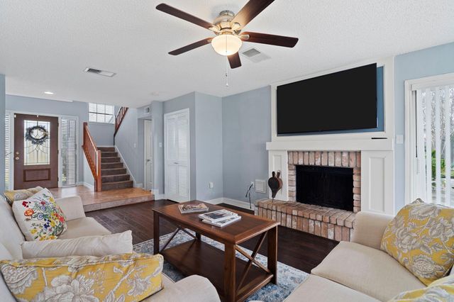 2019 Braesmeadow Lane, Sugar Land, TX 77479