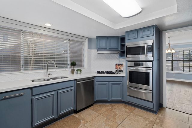 2019 Braesmeadow Lane, Sugar Land, TX 77479