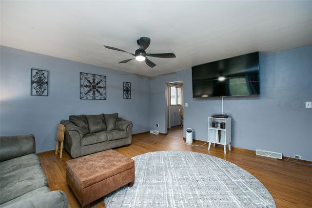 512 Leckrone Highhouse Rd, Mcclellandtown, PA 15458