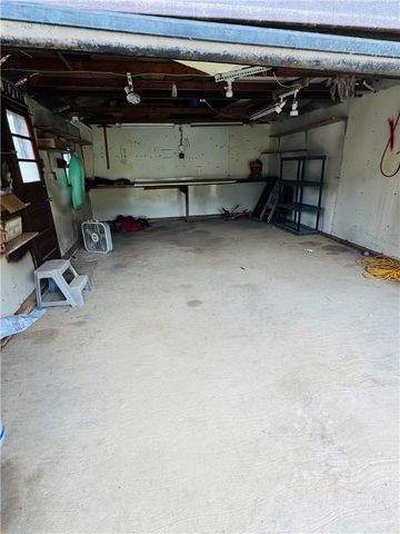 512 Leckrone Highhouse Rd, Mcclellandtown, PA 15458