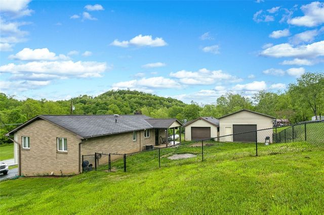 512 Leckrone Highhouse Rd, Mcclellandtown, PA 15458