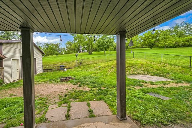 512 Leckrone Highhouse Rd, Mcclellandtown, PA 15458