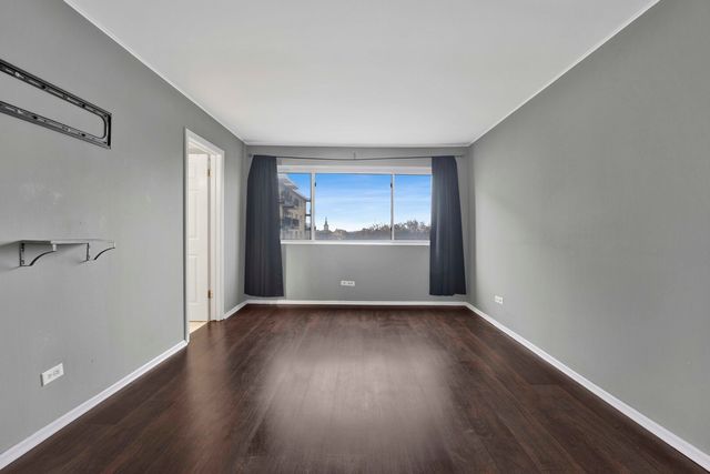 314 Lathrop Avenue 407, Forest Park, IL 60130