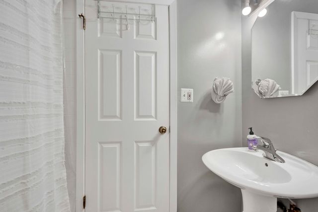 314 Lathrop Avenue 407, Forest Park, IL 60130