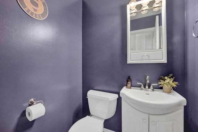 314 Lathrop Avenue 407, Forest Park, IL 60130