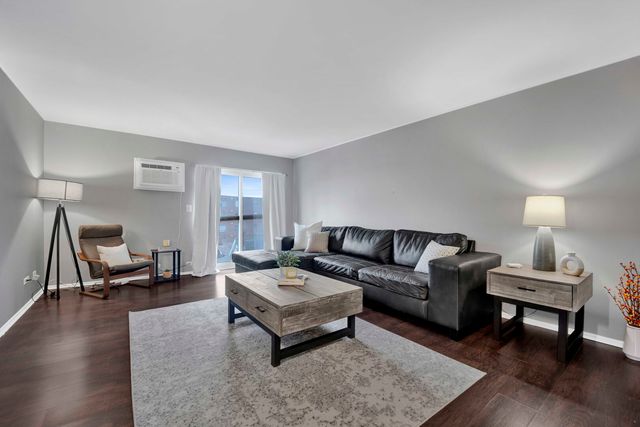314 Lathrop Avenue 407, Forest Park, IL 60130