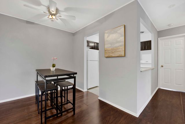 314 Lathrop Avenue 407, Forest Park, IL 60130