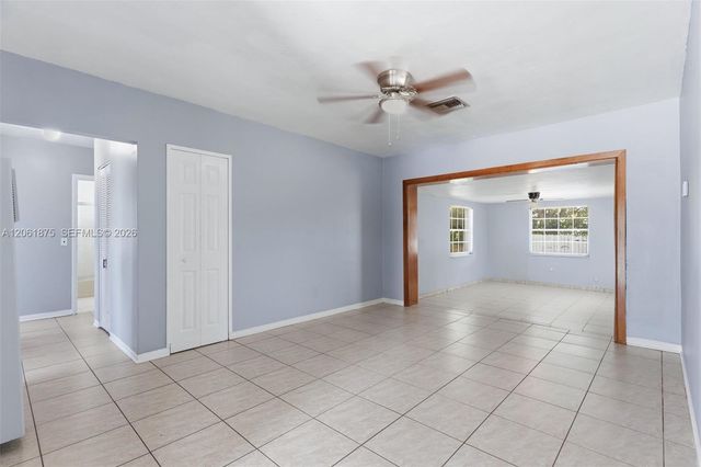 998 W 68th St, Hialeah, FL 33014
