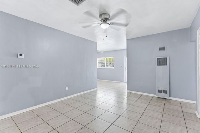 998 W 68th St, Hialeah, FL 33014