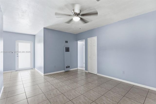 998 W 68th St, Hialeah, FL 33014