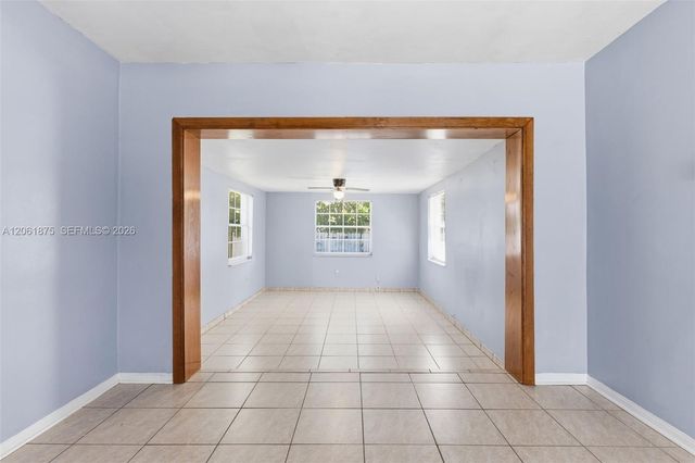 998 W 68th St, Hialeah, FL 33014