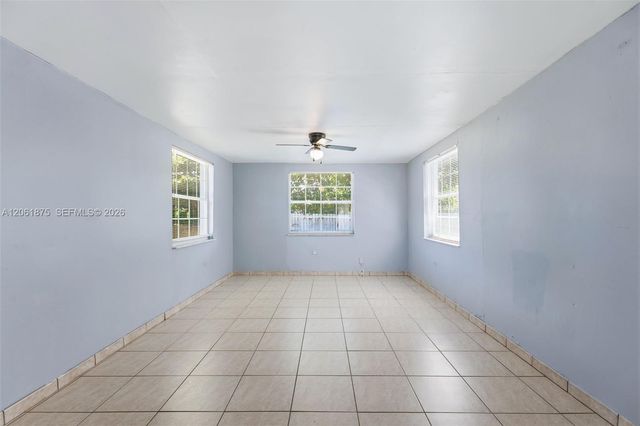 998 W 68th St, Hialeah, FL 33014
