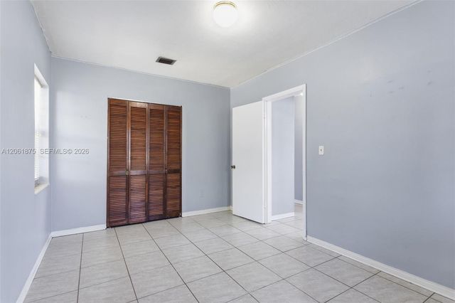 998 W 68th St, Hialeah, FL 33014
