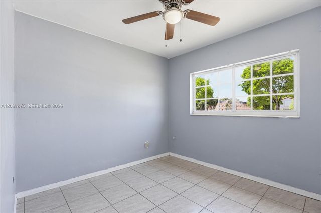 998 W 68th St, Hialeah, FL 33014