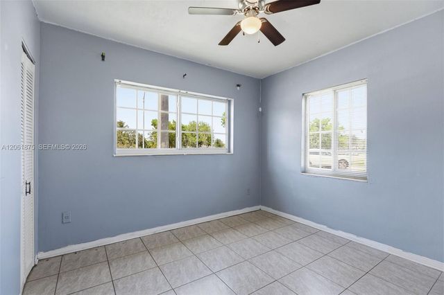 998 W 68th St, Hialeah, FL 33014