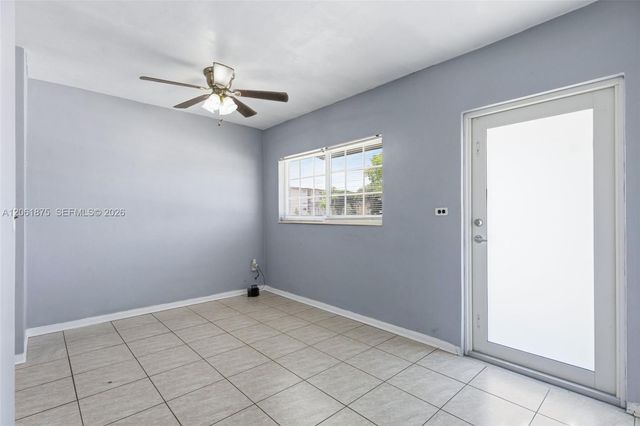 998 W 68th St, Hialeah, FL 33014