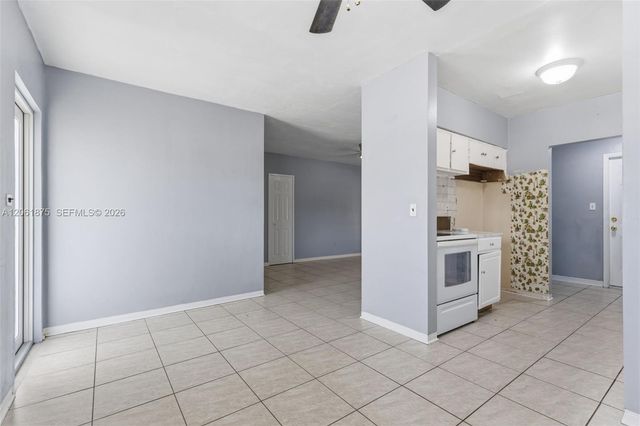 998 W 68th St, Hialeah, FL 33014