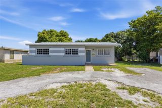 998 W 68th St, Hialeah, FL 33014