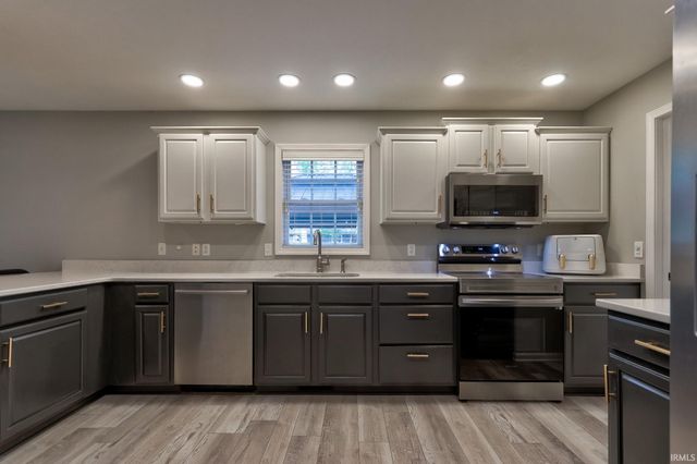 104 Alexandria Drive, Newburgh, IN 47630