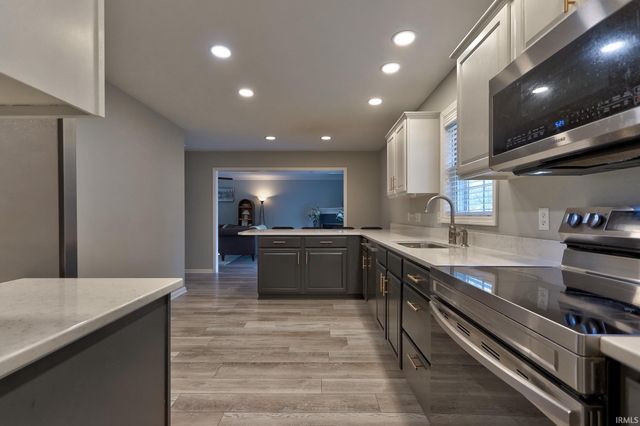 104 Alexandria Drive, Newburgh, IN 47630