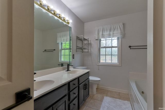 104 Alexandria Drive, Newburgh, IN 47630