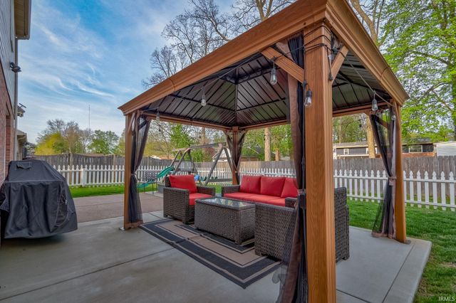 104 Alexandria Drive, Newburgh, IN 47630