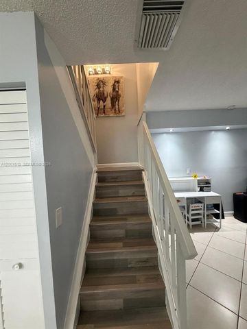 6580 W 24th Ct 19-14, Hialeah, FL 33016