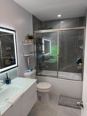 6580 W 24th Ct 19-14, Hialeah, FL 33016