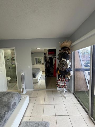 6580 W 24th Ct 19-14, Hialeah, FL 33016