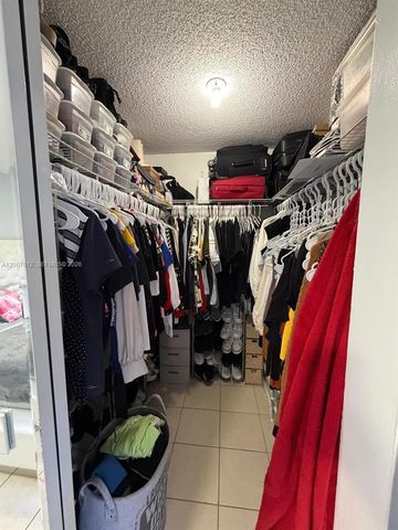 6580 W 24th Ct 19-14, Hialeah, FL 33016